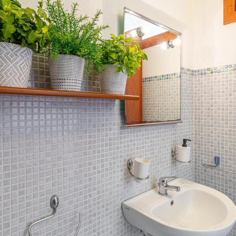 Pathos Retreat Pool and Garden - One-Bedroom Apartment with Garden View - 11