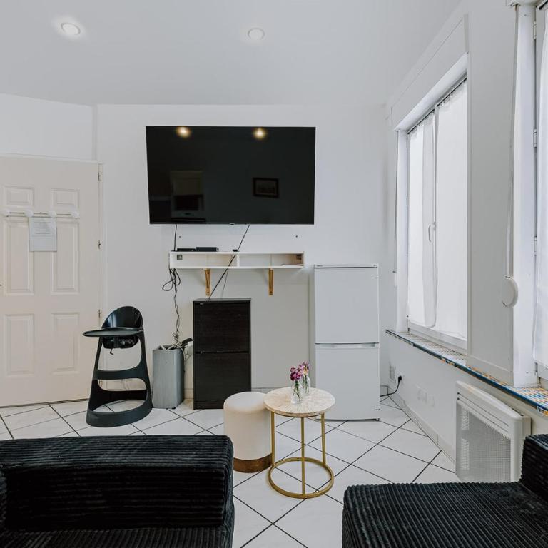 La Pause Trouvillaise - A 50m de la Plage - Three-Bedroom Apartment - 3