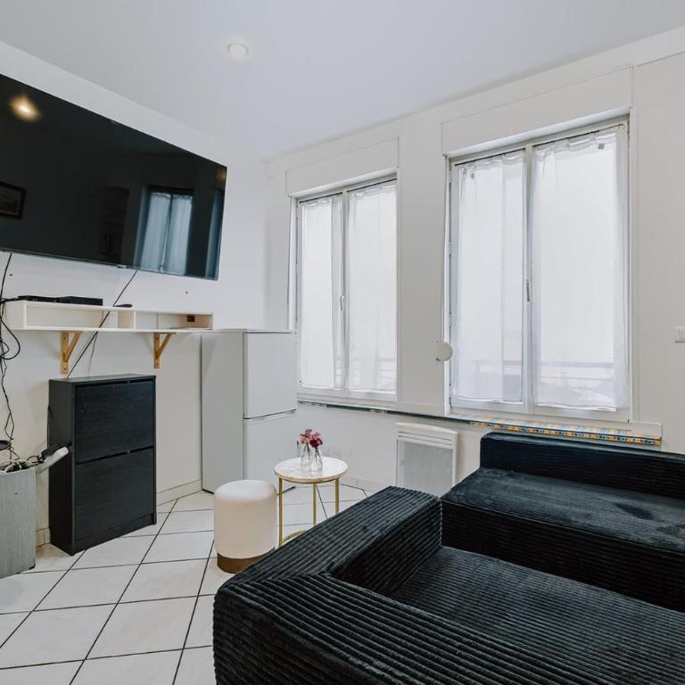 La Pause Trouvillaise - A 50m de la Plage - Three-Bedroom Apartment - 2