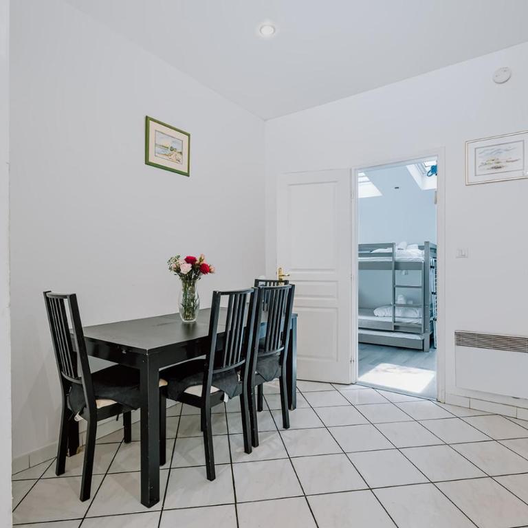 La Pause Trouvillaise - A 50m de la Plage - Three-Bedroom Apartment - 9