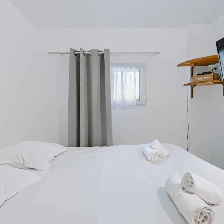 La Pause Trouvillaise - A 50m de la Plage - Three-Bedroom Apartment - 16