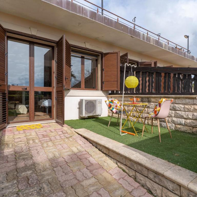 Pathos Retreat Pool and Garden - One-Bedroom Apartment with Garden View - 2