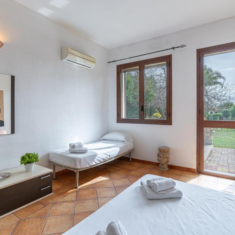Pathos Retreat Pool and Garden - One-Bedroom Apartment with Garden View - 11