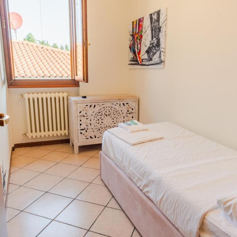 Sunset Lake View with private terrace - Italian Homing - Two-Bedroom Apartment - 8