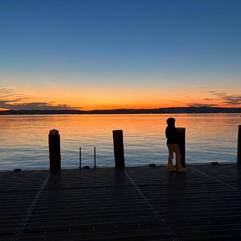 Sunset Lake View with private terrace - Italian Homing - Two-Bedroom Apartment - 16