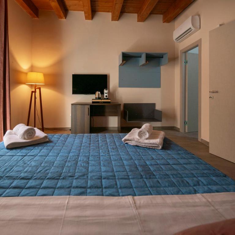 Fried-Rich boutique suites Ortigia - Camera Matrimoniale Deluxe con Balcone - 4
