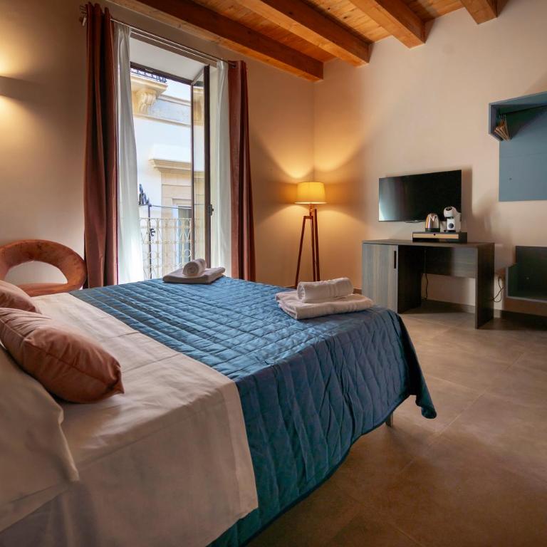 Fried-Rich boutique suites Ortigia - Camera Matrimoniale Deluxe con Balcone - 3