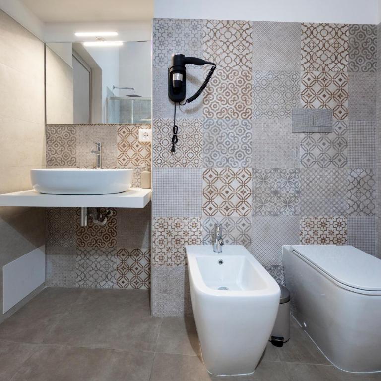 Fried-Rich boutique suites Ortigia - Camera Matrimoniale Deluxe con Balcone - 5