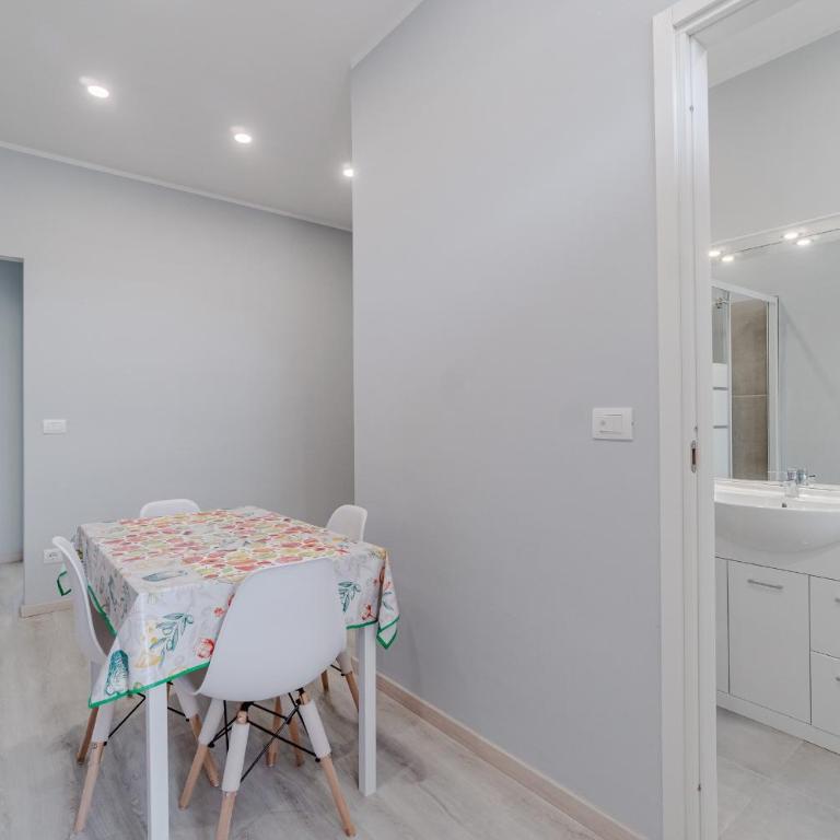 GuestHost - Modern Retreat in Turin - Two-Bedroom Apartment - 8