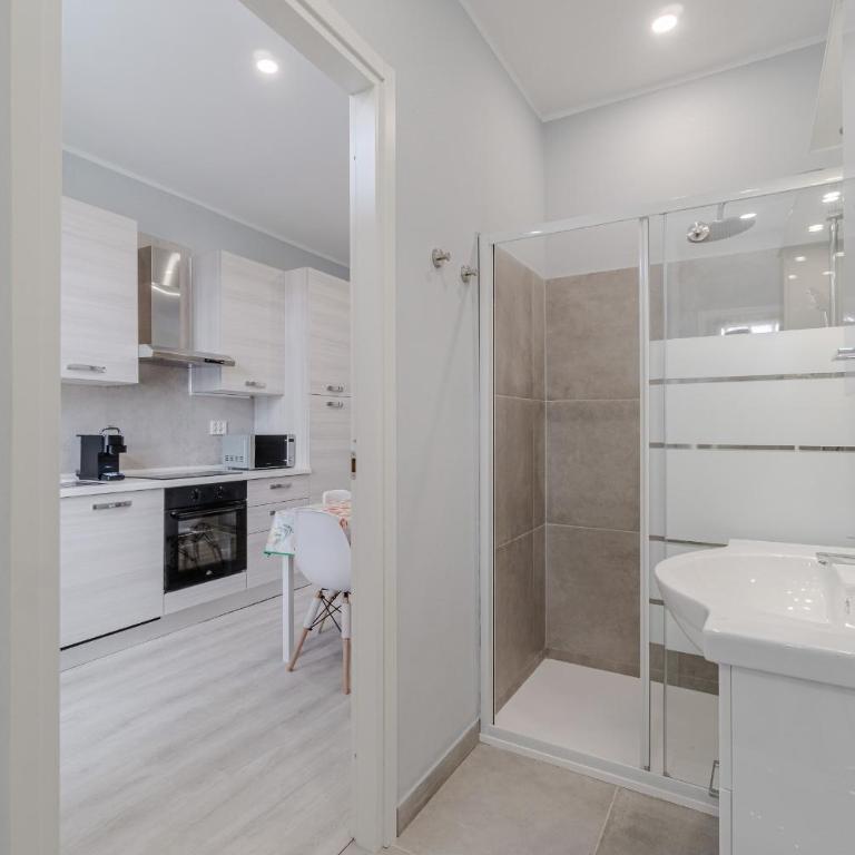 GuestHost - Modern Retreat in Turin - Two-Bedroom Apartment - 17