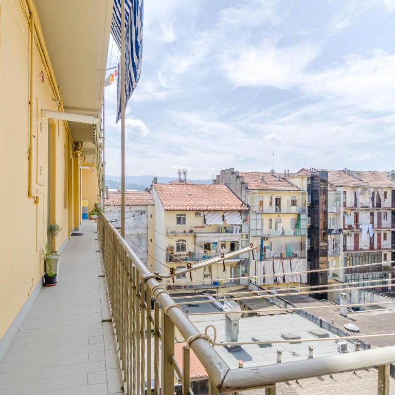 GuestHost - Modern Retreat in Turin - Two-Bedroom Apartment - 22