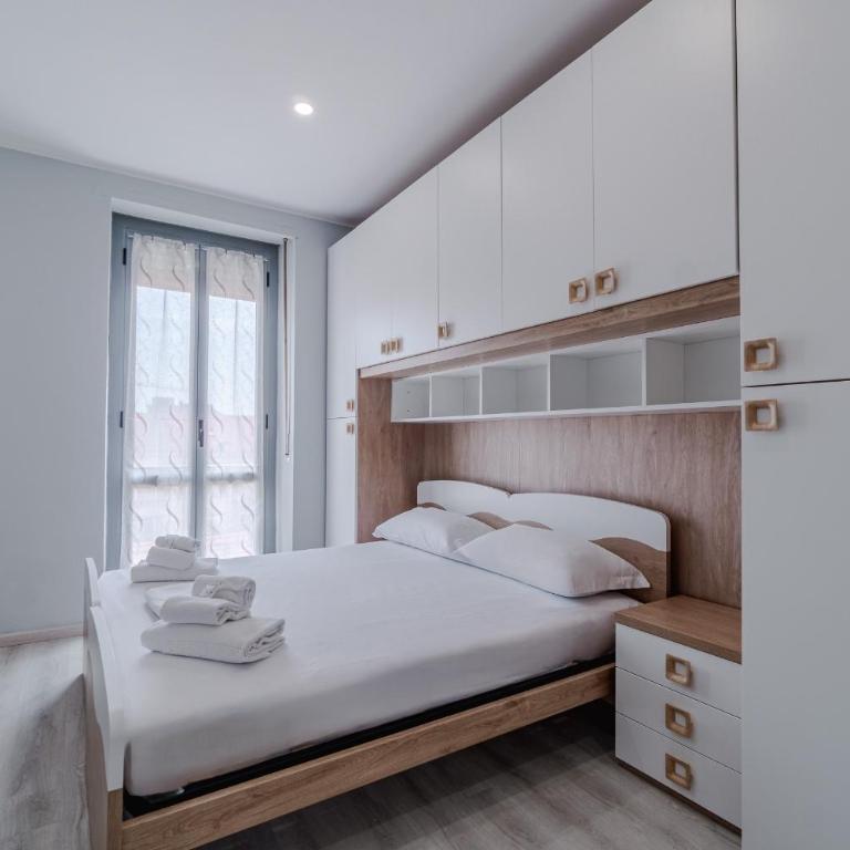 GuestHost - Modern Retreat in Turin - Two-Bedroom Apartment - 2