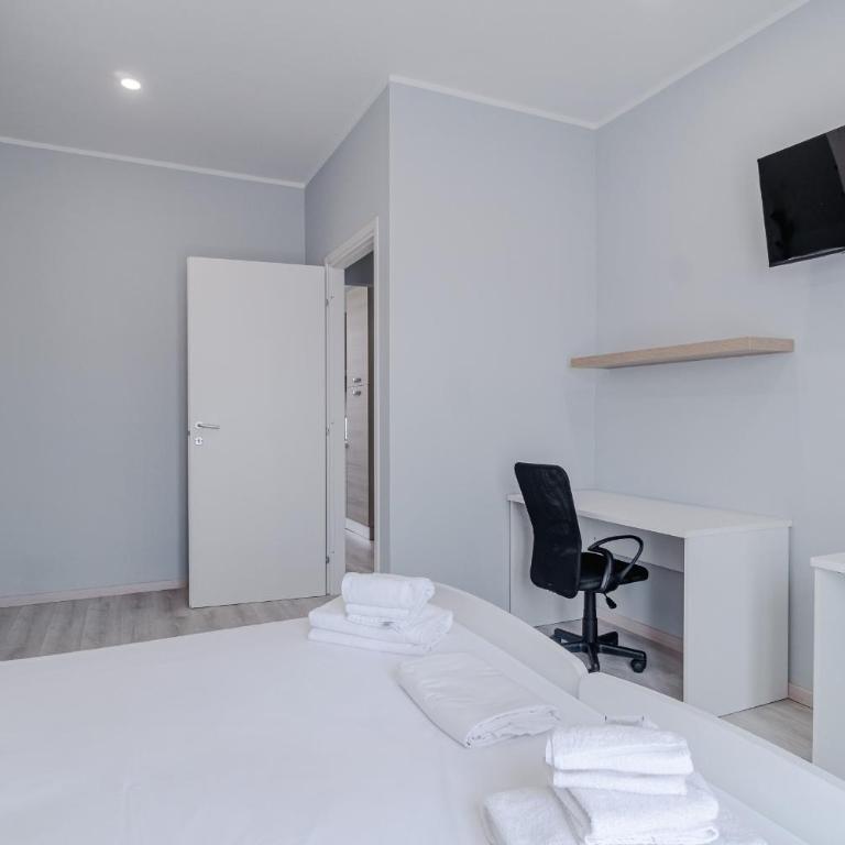 GuestHost - Modern Retreat in Turin - Two-Bedroom Apartment - 12