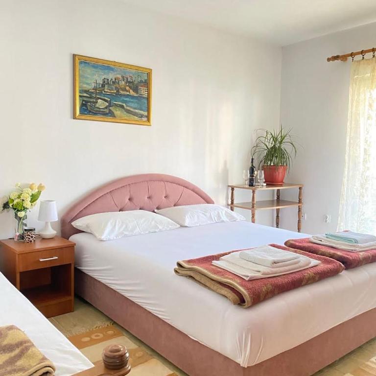 Apartmani MIR - Vierbettzimmer mit eigenem Bad - 1