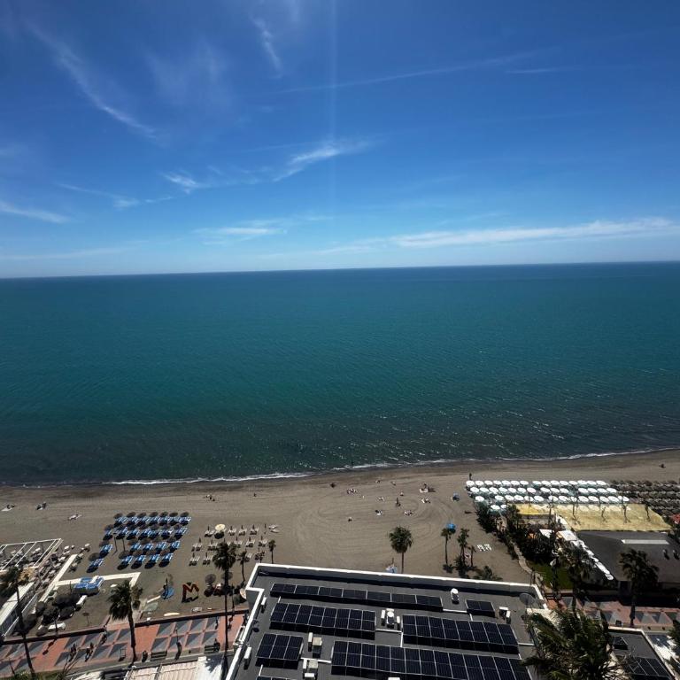 Skyline Panorama en Torremolinos - Habitación Deluxe con cama extragrande - 3