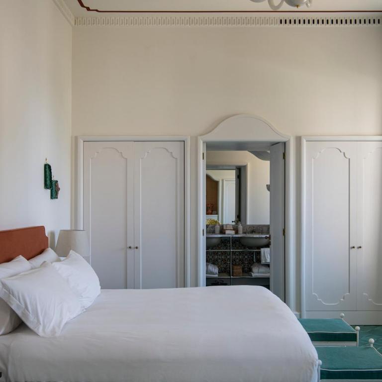 Villa Helios Capri - Small Luxury Hotels of the World - Prestige Junior Suite with City View - 2