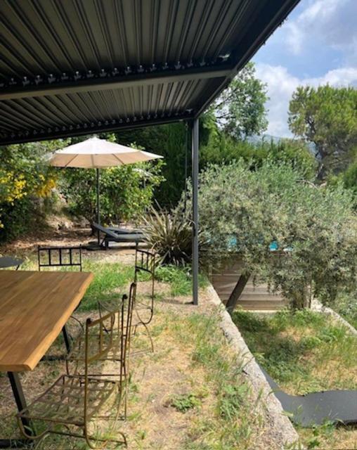 Haut de maison en pierre jardin et piscine vue mer - Maison 2 Chambres - 11