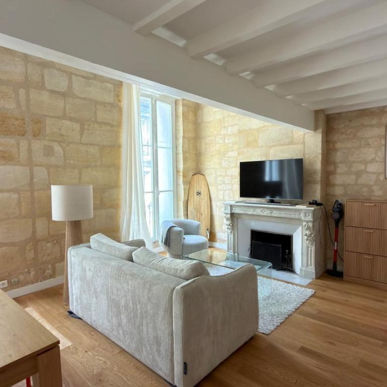Élégant duplex aux Chartrons - 2min du Jardin Public - Appartement - 4