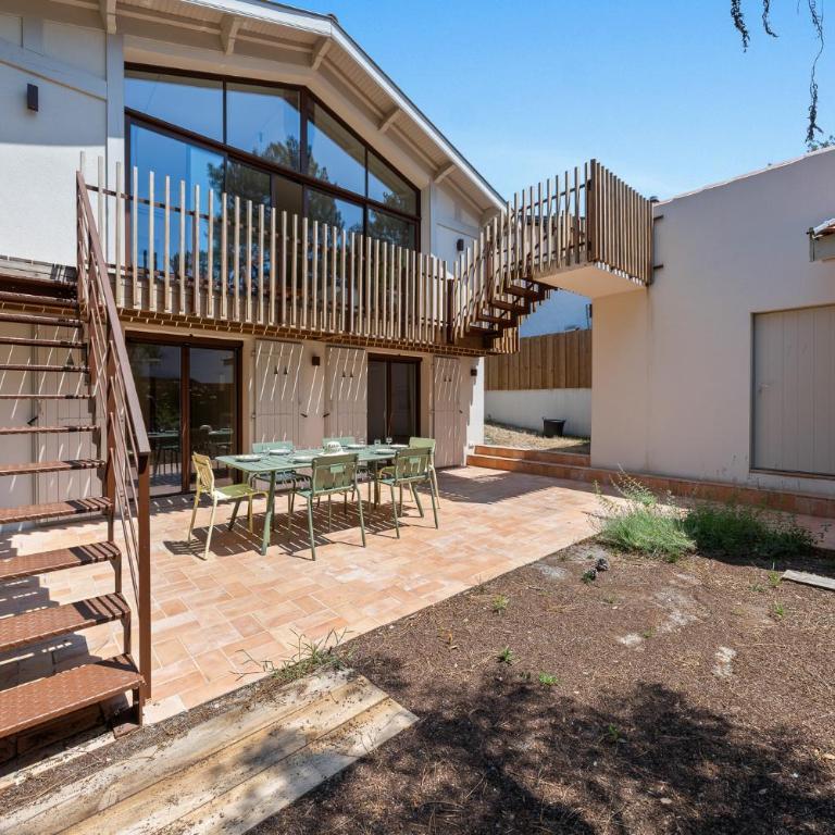 Villa d'architecte - chaleureuse et familiale - Villa - Vue sur Jardin - 1