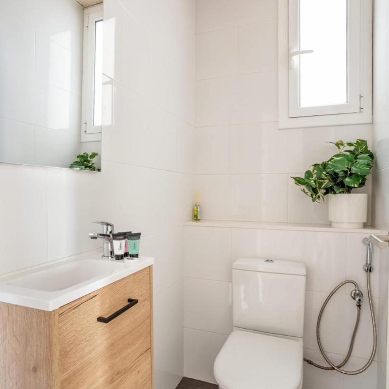 The Collection Barcelona - Paseo de Gracia modern 4BD with Terrace - Apartment - 18