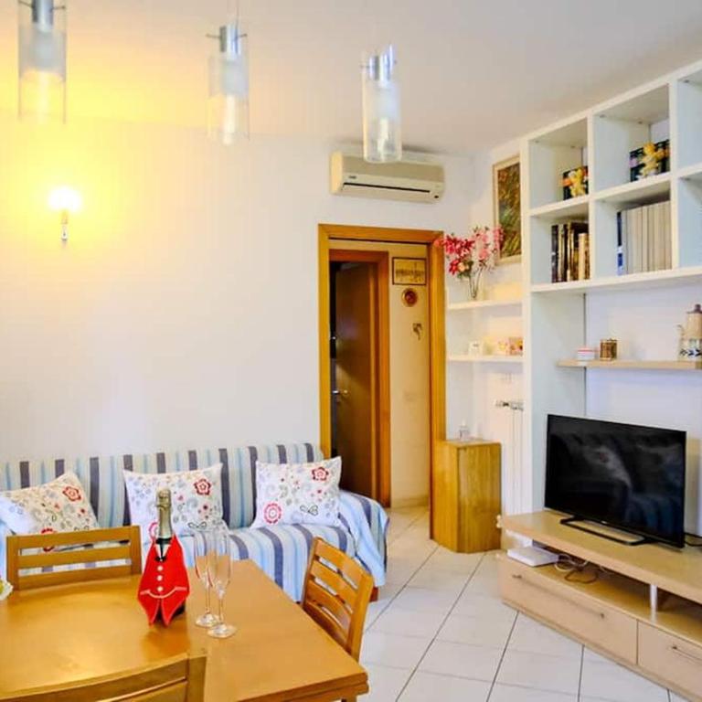 Suite La Casella Firenze - Appartamento Deluxe con 2 Camere da Letto e Balcone - 2