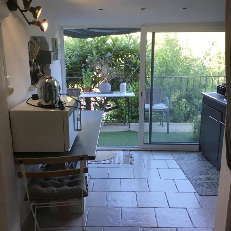 Charmante maison avec piscine - Studio - 15