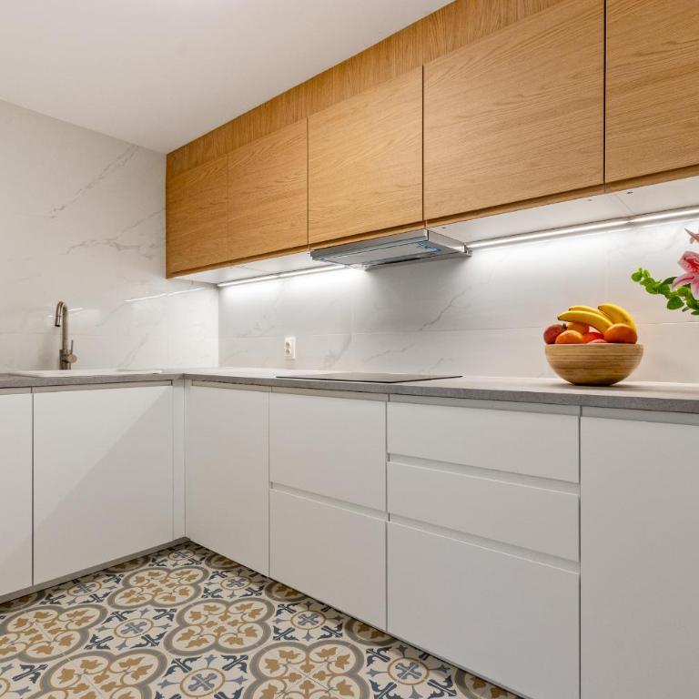 Marina View 2BR Holiday Stay by HelloDomik - Two-Bedroom Deluxe Apartment with Harbor View - 6