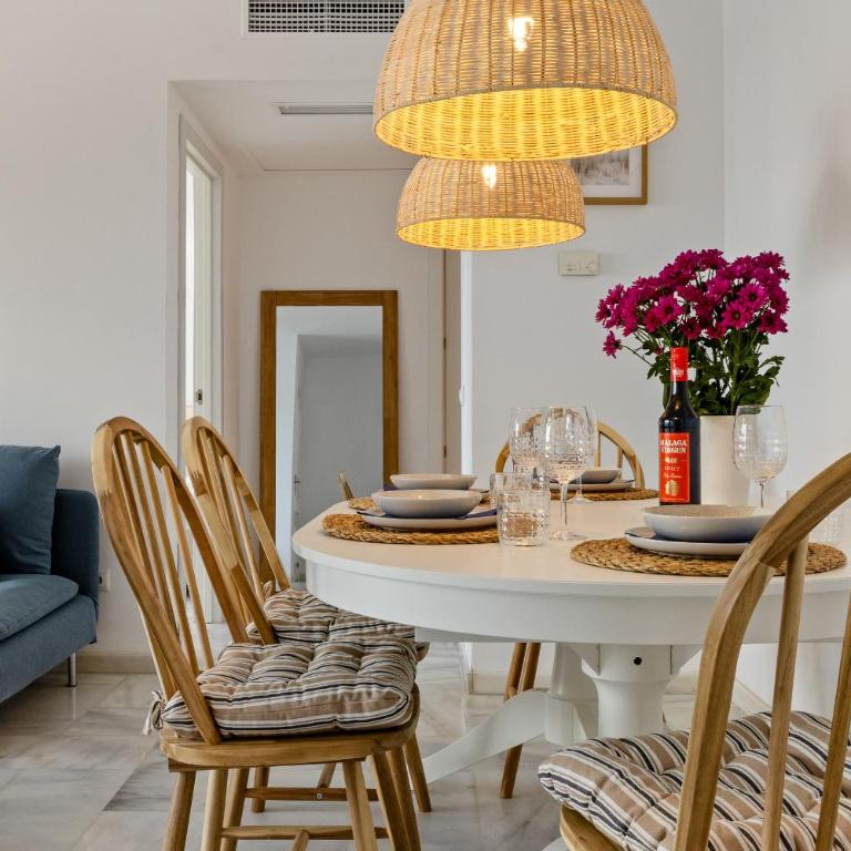 Marina View 2BR Holiday Stay by HelloDomik - Two-Bedroom Deluxe Apartment with Harbor View - 5