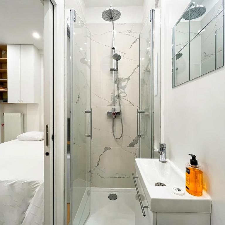 Urban Flat 165 - Lovely Studio near Champs Elysees Paris - Estudio - 2