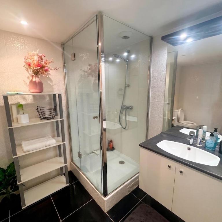 C10 Cozy studio Boulevard Jules Ferry Paris 11th arrondissement - Apartamento de 1 dormitorio - 4