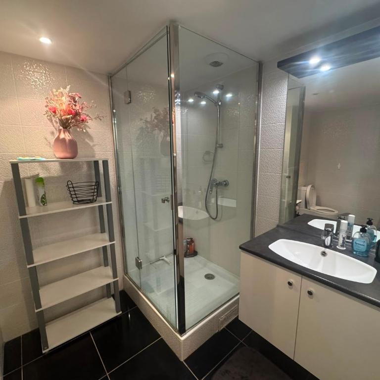 C10 Cozy studio Boulevard Jules Ferry Paris 11th arrondissement - Apartamento de 1 dormitorio - 18