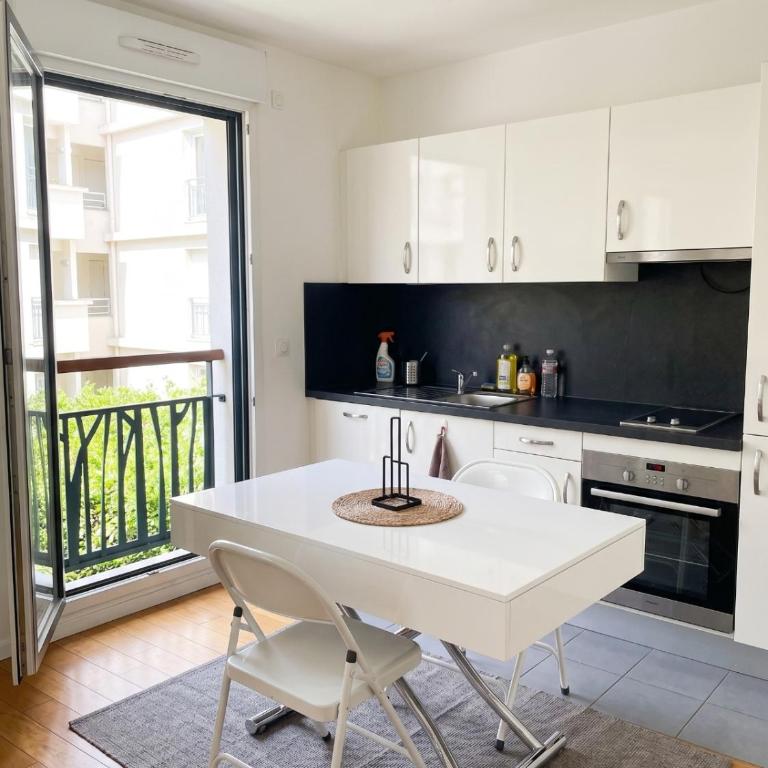C10 Cozy studio Boulevard Jules Ferry Paris 11th arrondissement - Apartamento de 1 dormitorio - 21