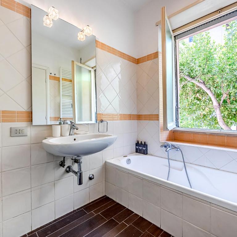 Flowers Apartment - Montesacro Città Giardino - Two-Bedroom Apartment - 9