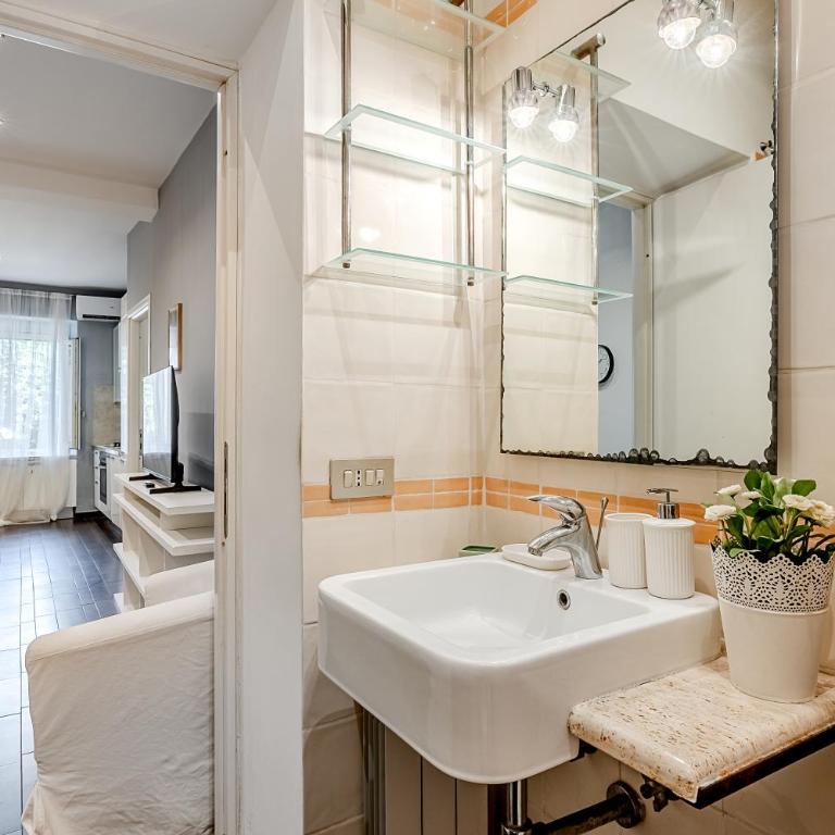Flowers Apartment - Montesacro Città Giardino - Two-Bedroom Apartment - 14