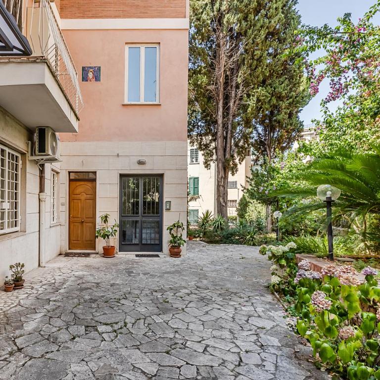 Flowers Apartment - Montesacro Città Giardino - Two-Bedroom Apartment - 16