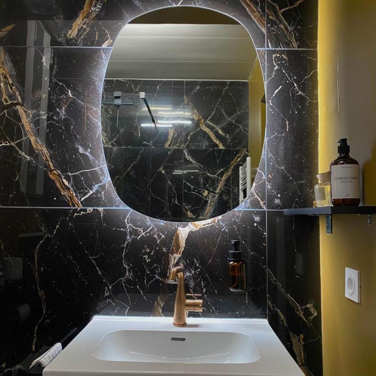 La Suite Casino Royal - One-Bedroom Apartment - 8