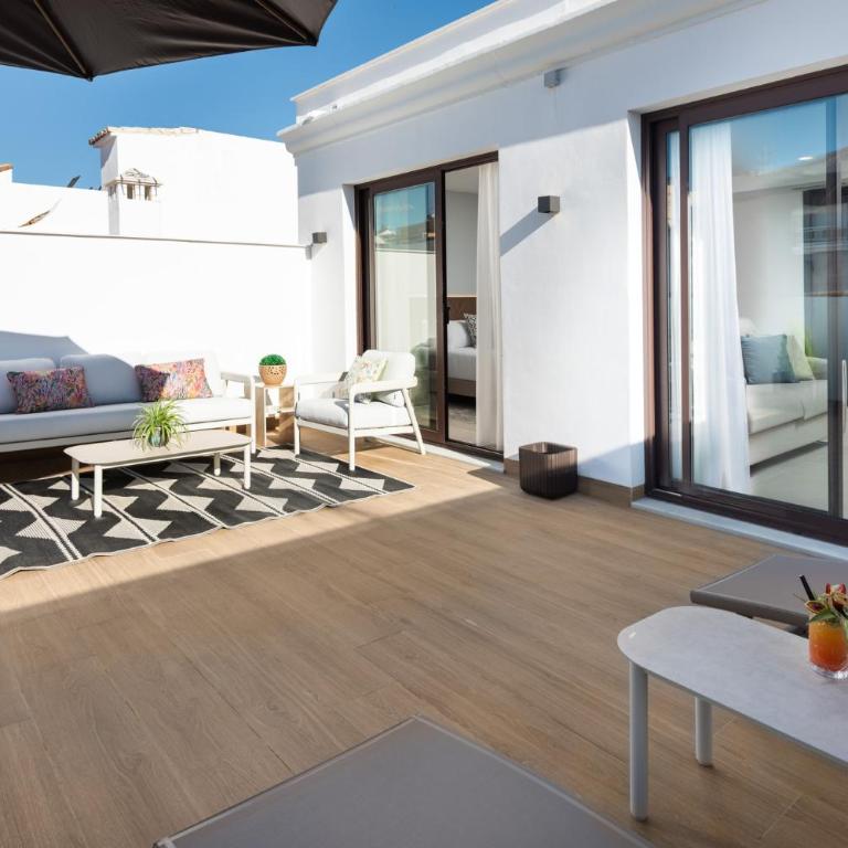 AZUL HOME SUITES Estepona - Suite con terraza - 1