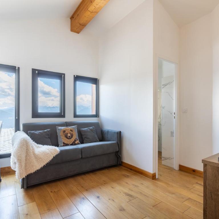 Chalet Luxe spacieux, Piscine chauffée, vue lac et montagnes, proximité immédiate pistes - Superior Chalet - 25