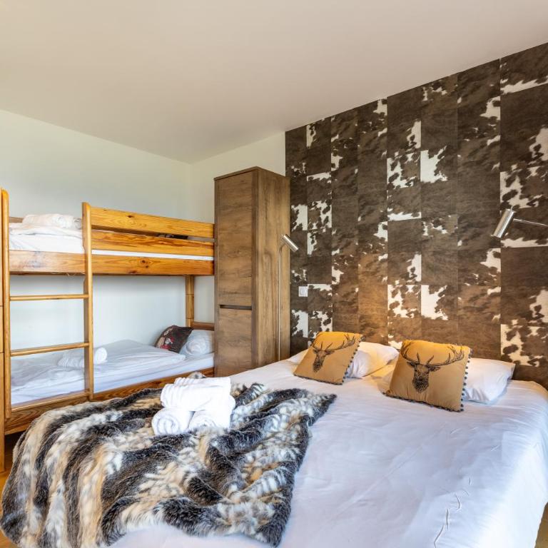 Chalet Luxe spacieux, Piscine chauffée, vue lac et montagnes, proximité immédiate pistes - Superior Chalet - 16