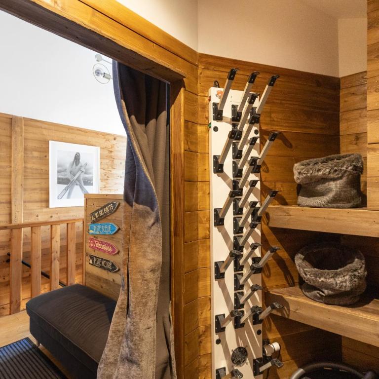 Chalet Luxe spacieux, Piscine chauffée, vue lac et montagnes, proximité immédiate pistes - Superior Chalet - 21