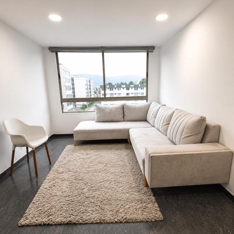 Hermoso apartamento en Calle 80 en Bogota - Three-Bedroom Apartment - 3