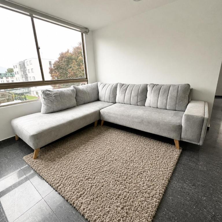 Hermoso apartamento en Calle 80 en Bogota - Three-Bedroom Apartment - 1