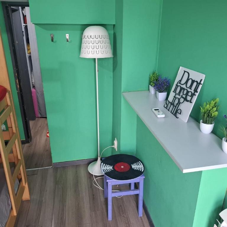 Hostel Bed&Coffee 360° - Chambre Lits Jumeaux avec Lits Superposés et Salle de Bains Commune - 6