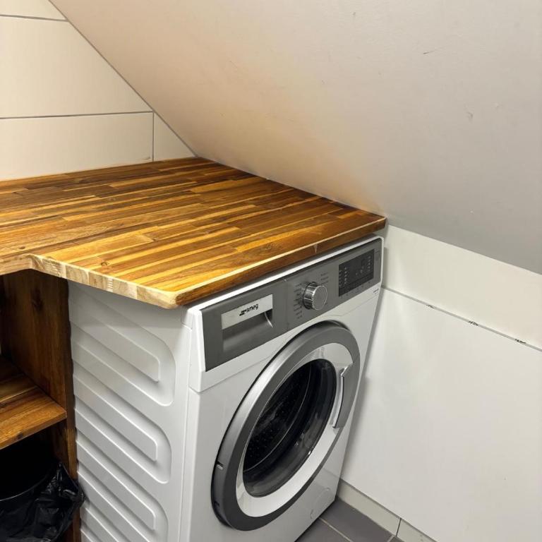 Suite Célestins by Château GrandClément - Appartement cosy sous les toits, Piscine - Parc - Wifi - Parking - à 10 min de Lyon - Appartamento Loft con 2 Camere da Letto - 25
