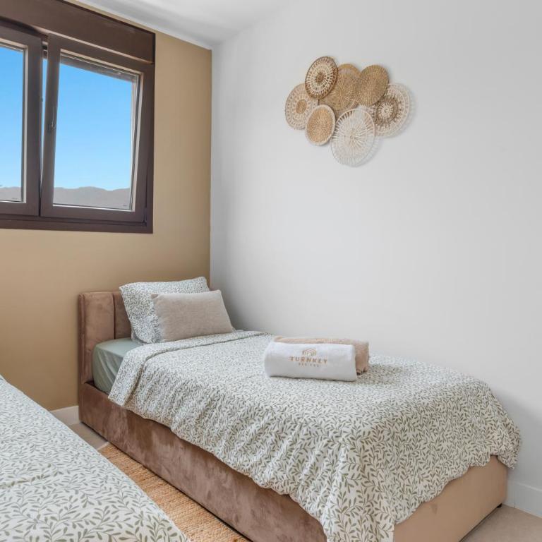 Bayside Rooftop Penthouse - Three-Bedroom Apartment with Balcony - 14