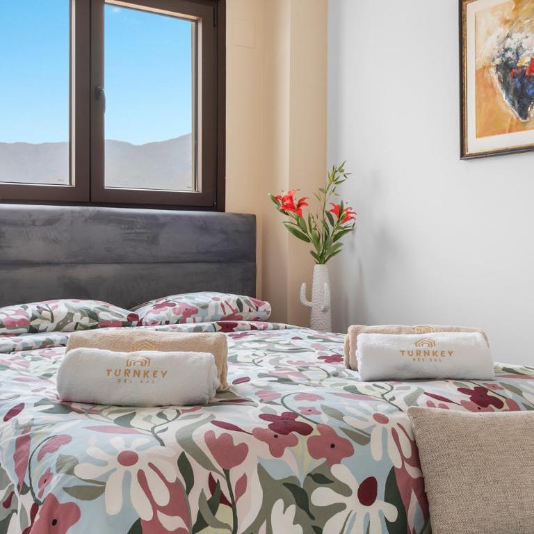 Bayside Rooftop Penthouse - Three-Bedroom Apartment with Balcony - 16