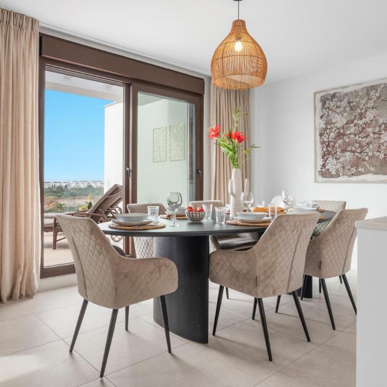 Bayside Rooftop Penthouse - Three-Bedroom Apartment with Balcony - 18