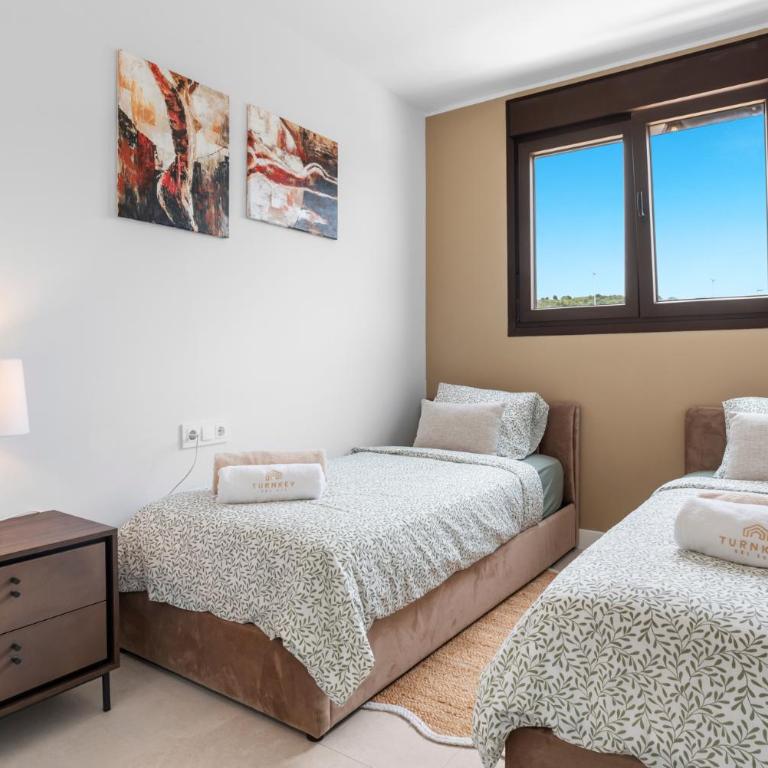 Bayside Rooftop Penthouse - Three-Bedroom Apartment with Balcony - 19