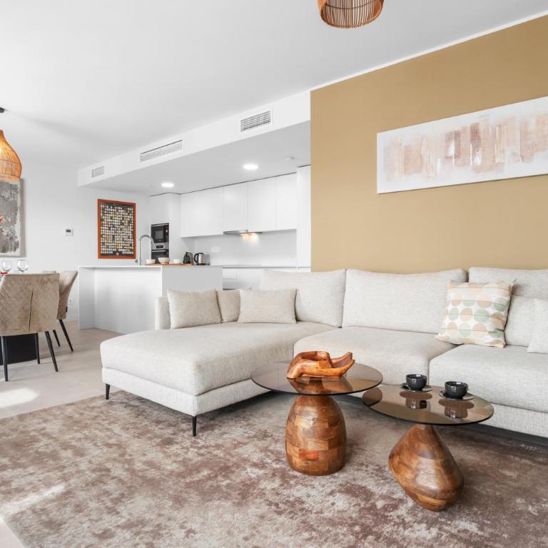Bayside Rooftop Penthouse - Three-Bedroom Apartment with Balcony - 24