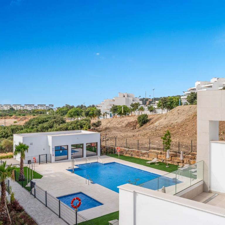 Bayside Rooftop Penthouse - Three-Bedroom Apartment with Balcony - 27